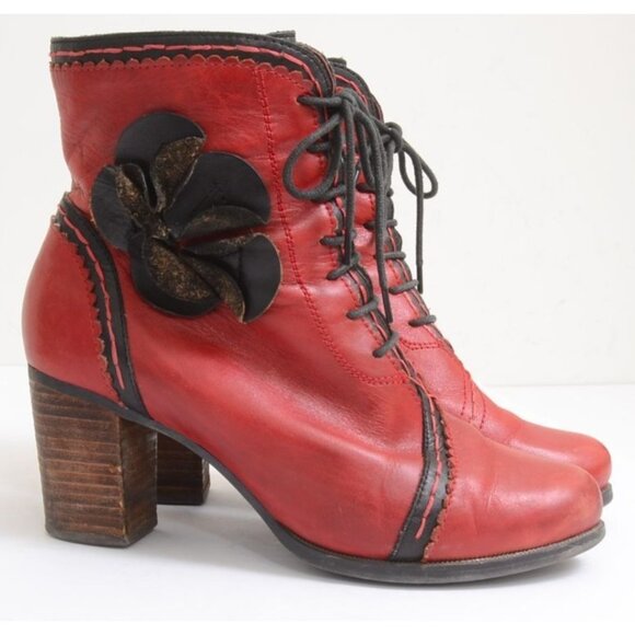 L'Artiste Chrisanne Red Leather Lace Up Floral Retro Y2K Ankle Bootie 9.5-10 - Picture 2 of 8